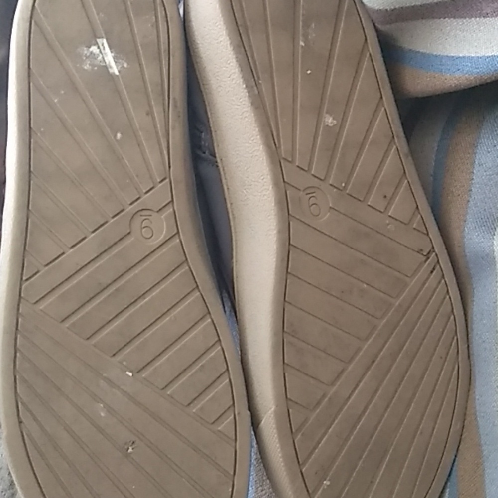 Shoes - Picture 8 of 8